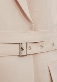 Reiss REGULAR FIT - DARCIE SINGLE BREASTED BELTED  - Lühike jakk - pink