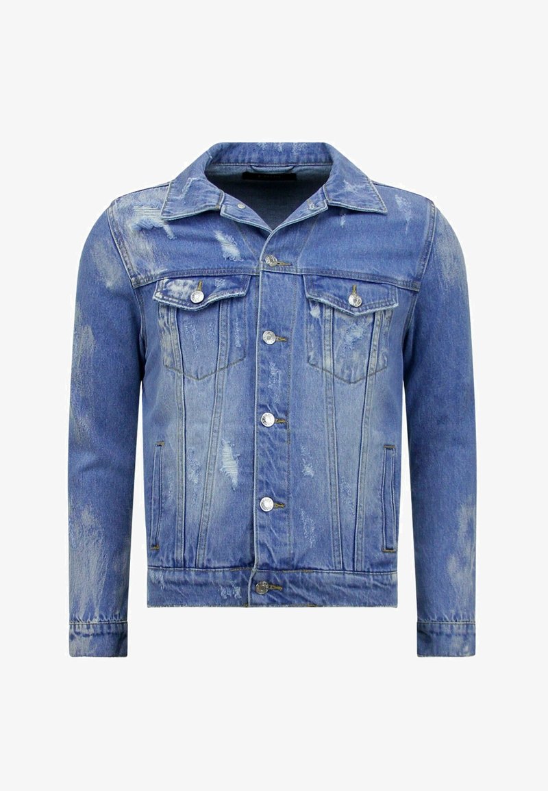 Jeansjack in vervaagd blauw met een knoopsluiting aan de voorkant, twee borstzakken en versleten details; heeft een klassieke kraag en lange mouwen.