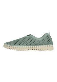 Schlupfschuhe mit einem hellgrünen gewebten Obermaterial und einer beigen Gummisohle mit strukturierten Details, die Atmungsaktivität und Komfort bieten.