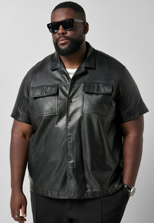 STHUGE Hemd - black