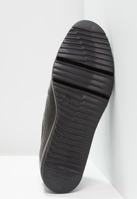Tamaris Stringate - black