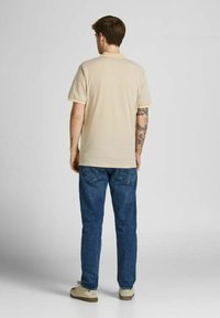 Jack & Jones PREMIUM JPRBLUWIN SS STS - Polotričko - curds amp whey