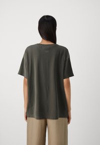 American Vintage PYMAZ - T-shirt - bas - carbone vintage