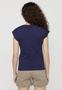 Koroshi SHORT SLEEVE  - Apdrukāts T-krekls - navy