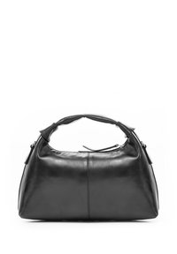 Czarna skórzana torebka o zakrzywionym kształcie, z podwójnym uchwytem i subtelnym przeszyciem. Gładka faktura, bez widocznych metalowych elementów.
