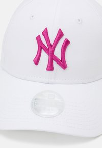 New Era FEMALE LEAGUE ESS 9FORTY® - Cap - white/pink