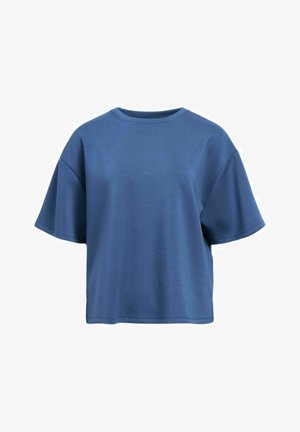 Niebieska krótkozasiębowa koszulka wykonana z miękkiego materiału, z okrągłym dekoltem i luźnym krojem, o gładkiej fakturze i jednolitym kolorze.