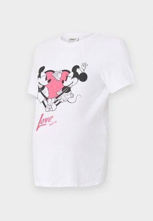 Hvit T-skjorte med grafikk av Mickey og Minnie Mus som holder hender, med et rosa glitrende hjerte og teksten "Kjærlighet" i rosa under.