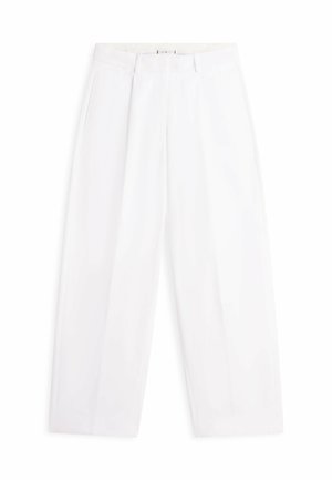 Pantaloni bianchi a vita alta con gamba larga, pieghe frontali e tasche laterali, esposti su uno sfondo bianco uniforme.