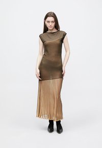 Malina PATRICIA SHORT SLEEVE DRESS - Velika haljina - gold-coloured