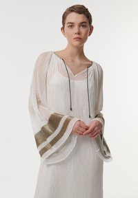 Leem CONTRAST STRIPED - Maxi-jurk - white