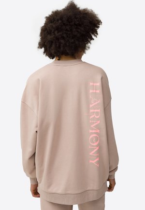 - Bluza