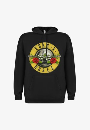 Černá mikina s kapucí s kulatým potiskem s žlutým okrajem, textem "GUNS N’ ROSES," lebkou, pistolí a červenými růžemi vpředu. Klasický fleecový materiál.
