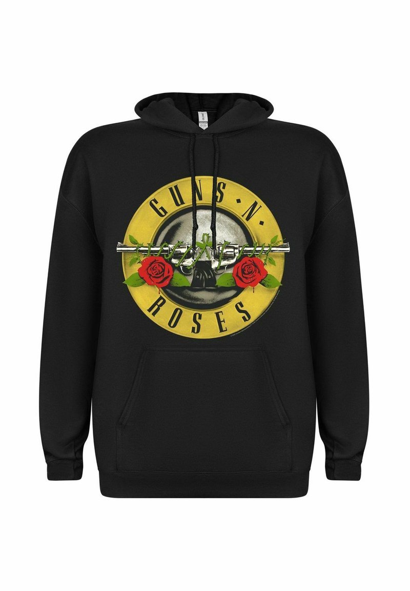 Svart hettegenser med en sirkulær grafikk med gul kant, teksten "GUNS N' ROSES," hodeskalle, pistol og røde roser foran. Klassisk fleece-materiale.
