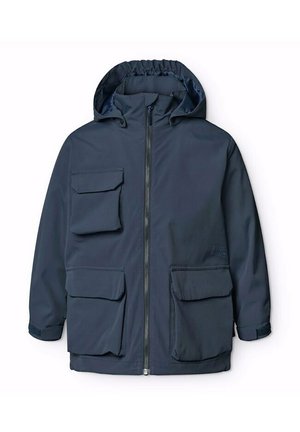 Giacca con cappuccio di colore blu navy con zip frontale, tre grandi tasche anteriori, polsini elasticizzati e tessuto texturizzato.
