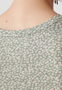 PULL&BEAR Denní šaty - green