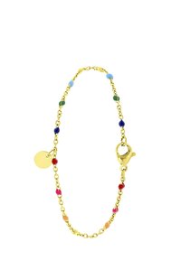 Gouden kettingarmband met kleurrijke kraalaccenten in blauw, groen, rood en roze. Inclusief een ronde bedel en een veilige springring sluiting.
