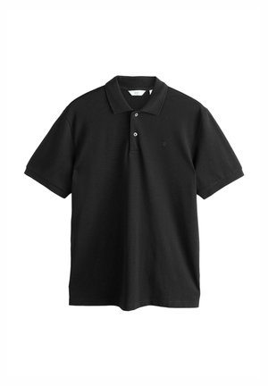 Polo negro de algodón con mangas cortas, tapeta de tres botones y un logo sutil en el pecho. Corte clásico y diseño sencillo.