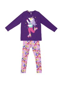 Paarse lange mouwen top met een eenhoorn grafiek en rolschaatsen. Roze leggins met een kleurrijk rolschaatspatroon en sterren. Katoenen materiaal.