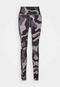 Högmidjade leggings i ett kamouflage-mönster med nyanser av grått, svart och mjuk lila; slät, elastisk tyg; figurnära design.