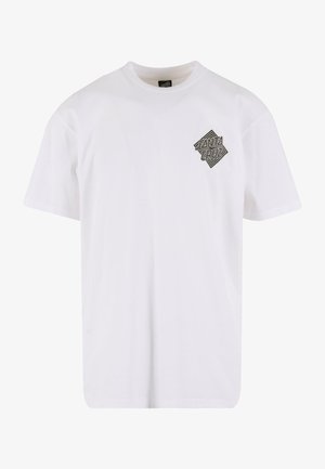 Biała bawełniana koszulka z krótkim rękawem, z czarnym geometrycznym logo na lewej piersi. Okula z zaokrąglonym dekoltem oraz swobodny krój.