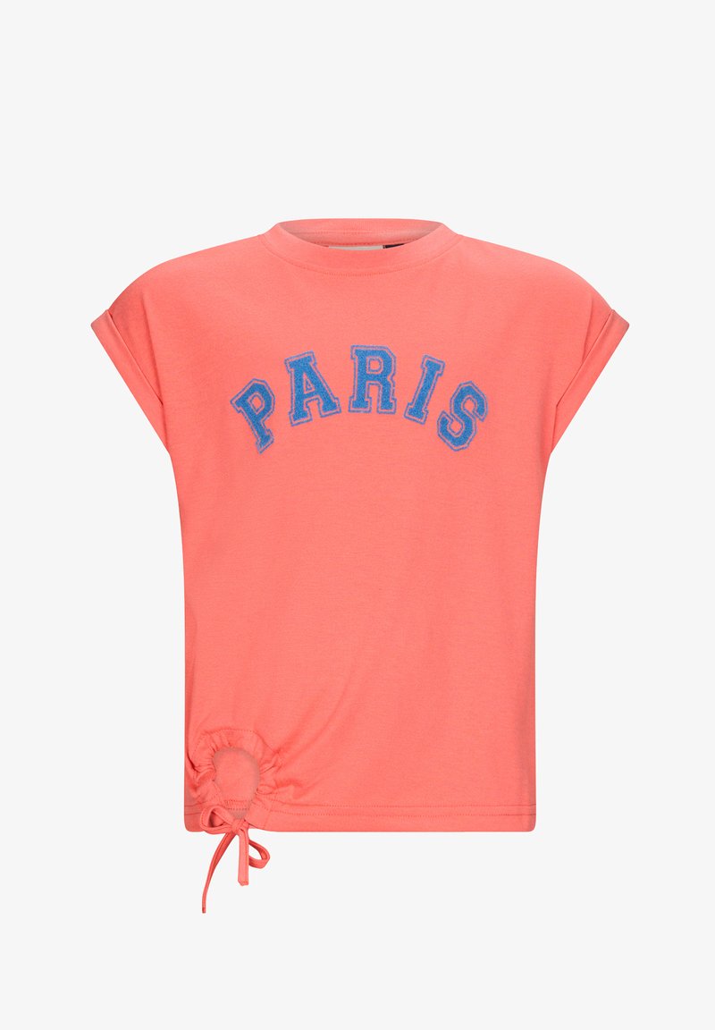 Koraliowy top z krótkim rękawem z napisem "PARIS" w niebieskim kolorze, okrągły dekolt i regulowany sznurek przy dolnej krawędzi.
