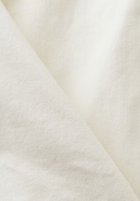 Esprit MEDIUM RISE - Liibuvad teksad - off white