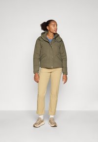 Patagonia DOWNDRIFT - Jakna ispunjena paperjem - basin green