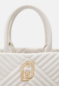LIU JO TOTE SET - Handtas - bone