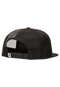 Schwarze Mesh-Snapback-Cap mit solidem Frontteil, gebogenem Schirm, verstellbarem Rückenverschluss und einem kleinen Logo-Patch an der Seite.