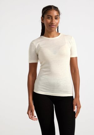 - T-shirt basic