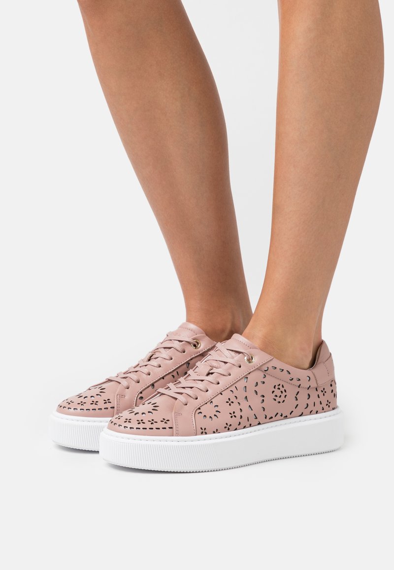 Ted Baker CWISP Sneakers laag duskypink/roze Zalando.nl