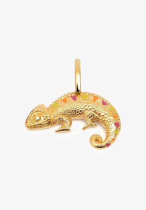 Goldfarbener Chamäleon-Anhänger mit strukturierten Schuppen, bunten dreieckigen Akzenten in Pink, Orange und Grün sowie einem spiralig gewundenen Schwanzdesign.
