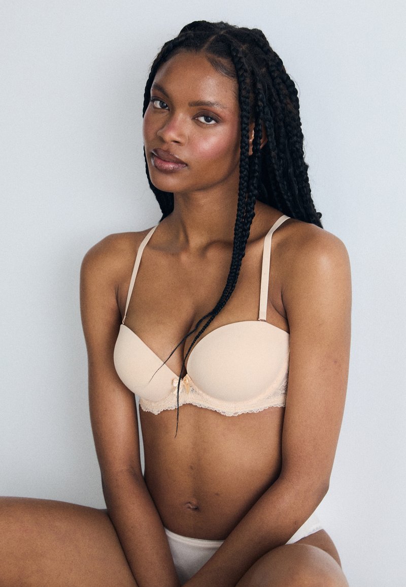 DORINA BLAIR - Krūtinę pakelianti liemenėlė - nude