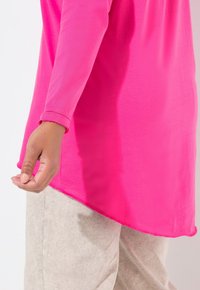 Angel of Style WITH LOVE PATTERN - Longsleeve - neon berry