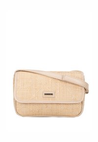 Borsa in tessuto beige intrecciato con una tracolla e rifiniture in pelle liscia. Presenta una forma rettangolare con un motivo discreto e una placca logo frontale.