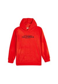 Sudadera de forro polar roja con bolsillo tipo canguro, puños anchos y el texto "SIGUE TUS SUEÑOS CALIFORNIA MCMXLXVIII" en azul marino.