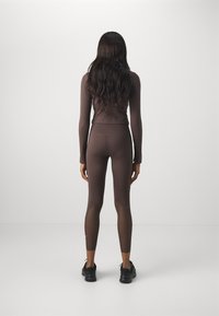 Nike Performance ONE - Tajice - baroque brown/white