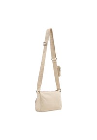 Borsa a tracolla beige realizzata in tessuto liscio, con una lunga tracolla regolabile, chiusura a zip e una piccola tasca laterale.
