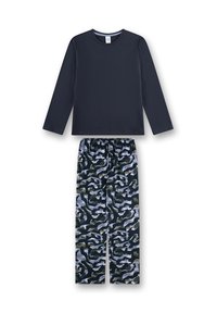Marineblauw longsleeve shirt met ronde hals; gestreepte pyjamabroek met camouflage in groene, blauwe en witte tinten; elastische taille.