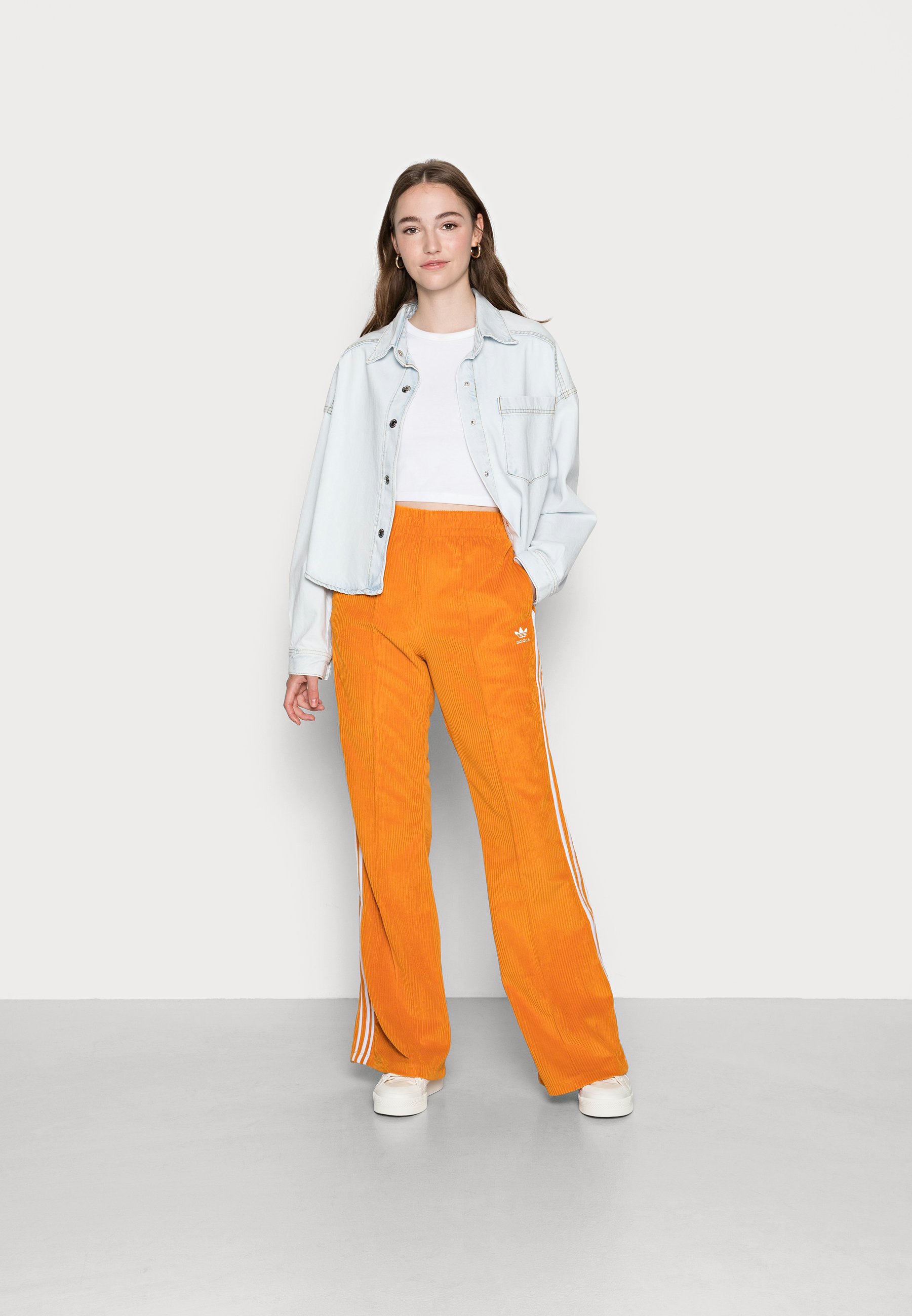 Pantalones acampanados de adidas para mujer | FASHIOLA.mx