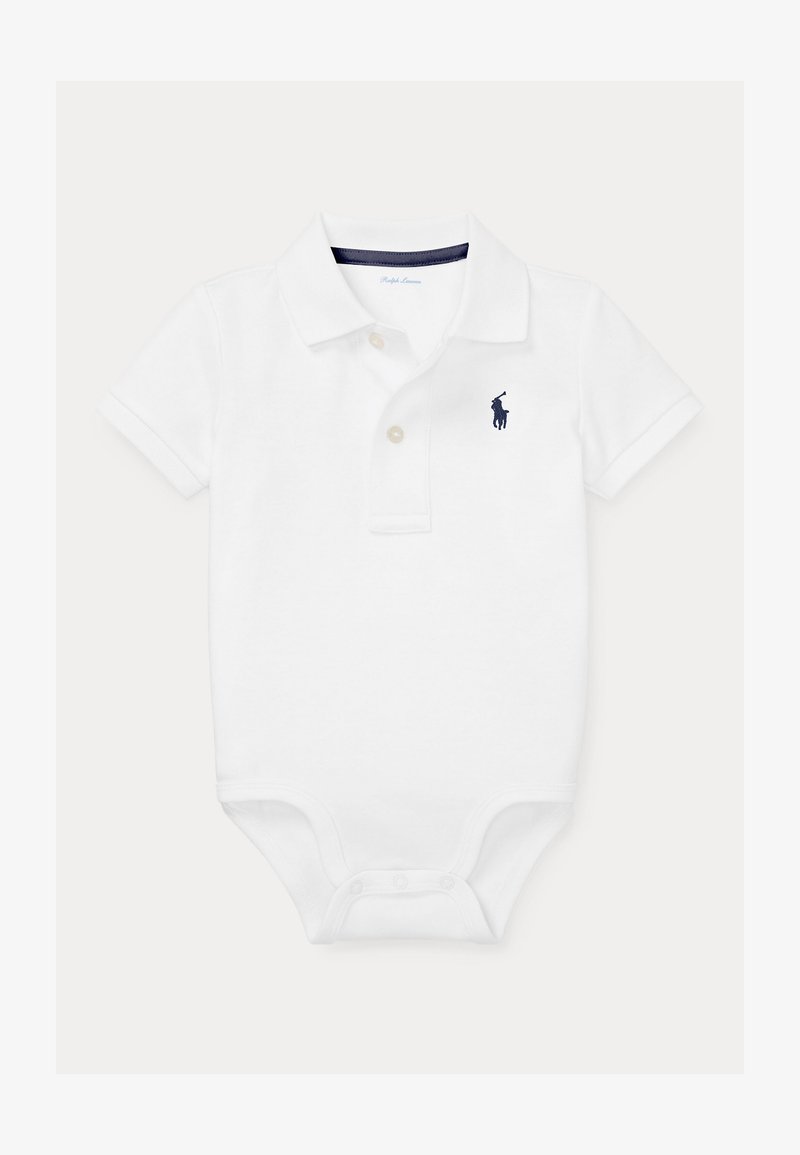 Weißer Kurzarm-Baby-Poloshirt-Body mit zwei Knöpfen, Kragen und dunkelblauem besticktem Polospieler-Logo auf der Brust.
