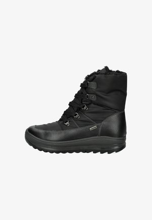 Bota de invierno negra impermeable, hecha de materiales textiles y de cuero, con un cuello acolchado, diseño de cordones y suela de goma texturizada. Presenta acentos de hardware metálico.