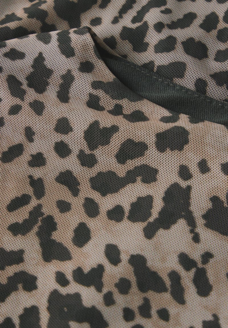 Vestido De Malla Para Mujer Con Estampado Animal - Manga Larga, Cuello Redondo - Street One Studio