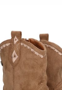 ETIKA DELFT - Botines camperos - brown