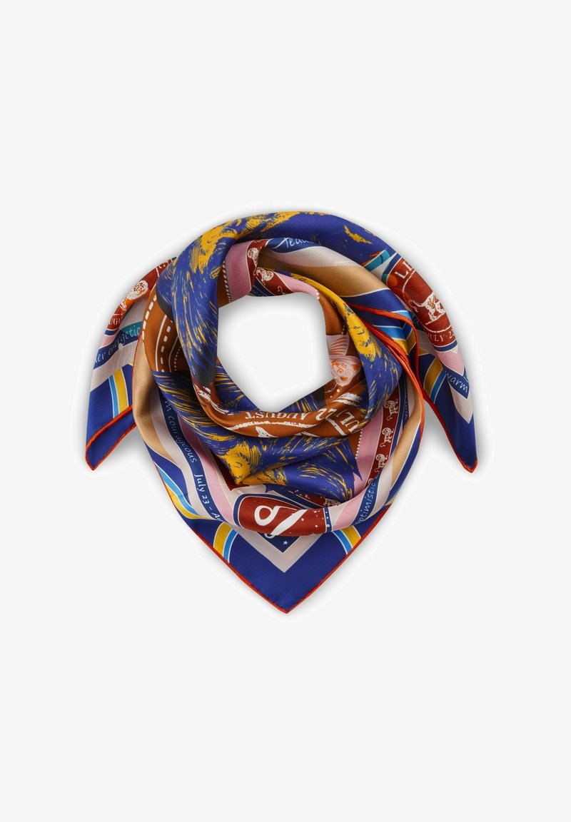 Écharpe en soie présentant un fond bleu vibrant avec des motifs multicolores, des bords rouges, et des textes et images décoratives tout au long.