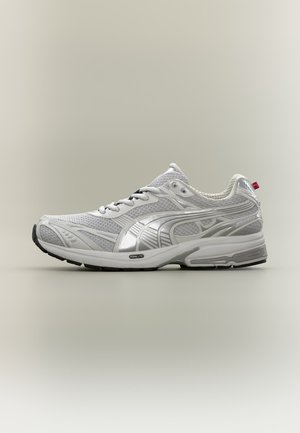 Puma HOMURA OG  UNISEX - Αθλητικά παπούτσια - white/ash gray