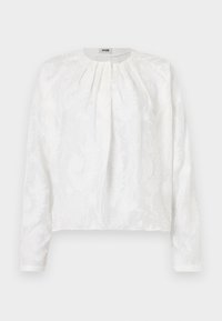 Hvit langermet bluse med et teksturert blomstermønster, rund halslinning og plisserte design foran. Lett og myk stoff.