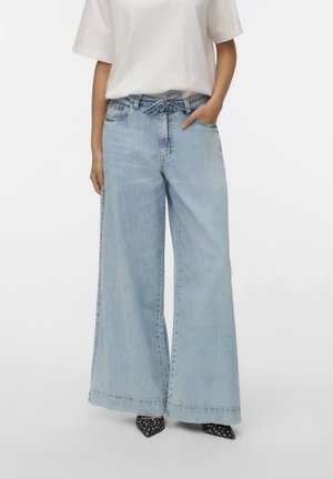 Vero Moda, VMAISA MR WIDE PALAZZO JEANS MIX - Flared Jeans - light blue denim
