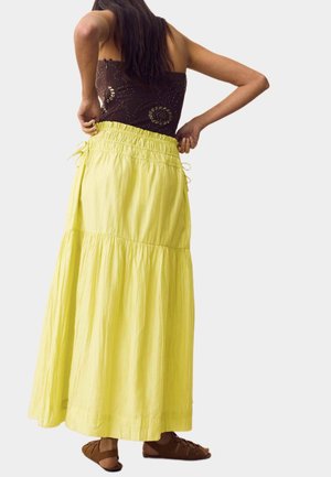 Marks & Spencer, RUCHED WAIST MIDI TIERED SKIRT. - Maxinederdele - soft lime